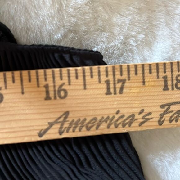 New! AKIRA SWEETIE PLEATED RUFFLE SLEEVELESS MINI DRESS IN BLACK Size M - Picture 13 of 16